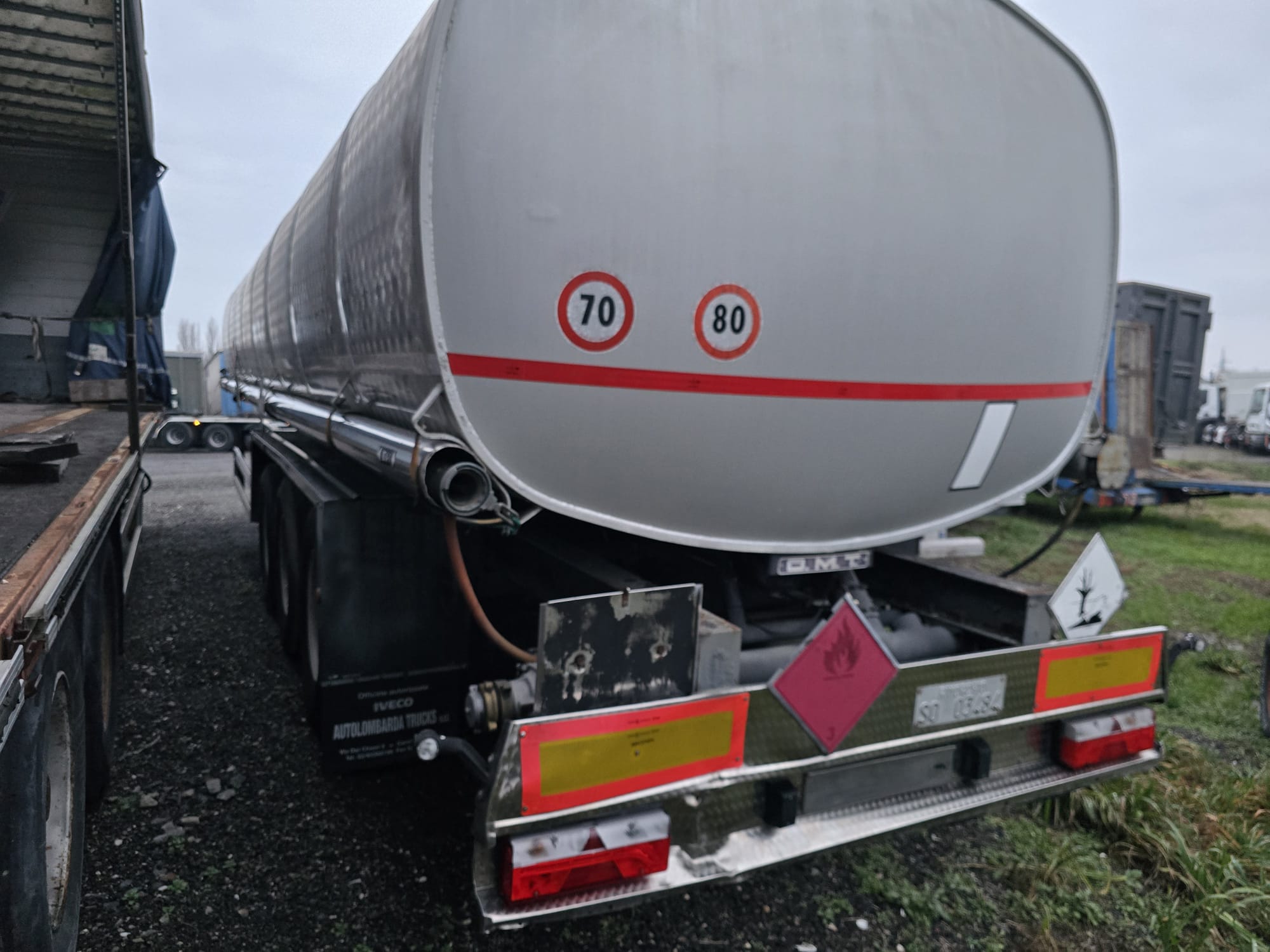 
								SEMIRIMORCHIO OMT completo									