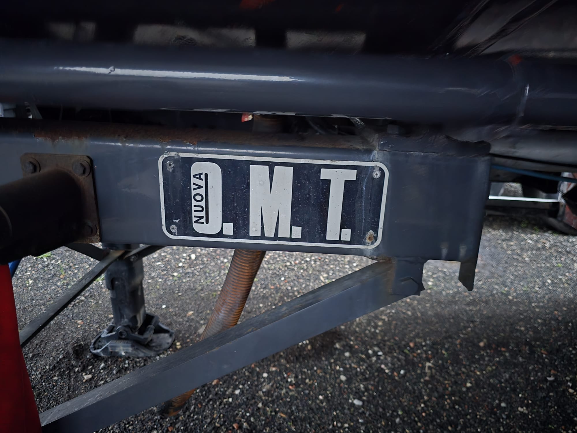 
								SEMIRIMORCHIO OMT completo									