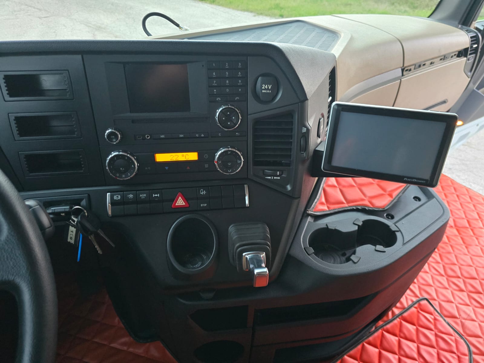 
								TRATTORE STRADALE MERCEDES ACTROS 1845 LS completo									