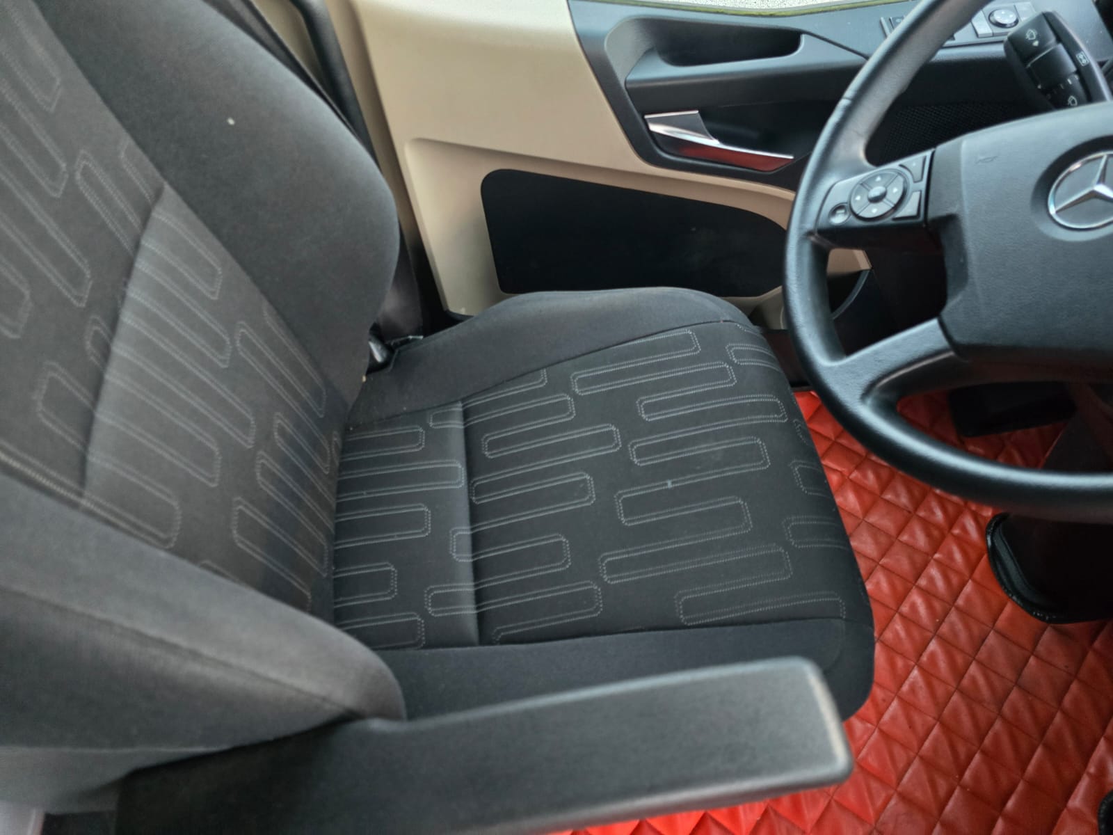 
								TRATTORE STRADALE MERCEDES ACTROS 1845 LS completo									