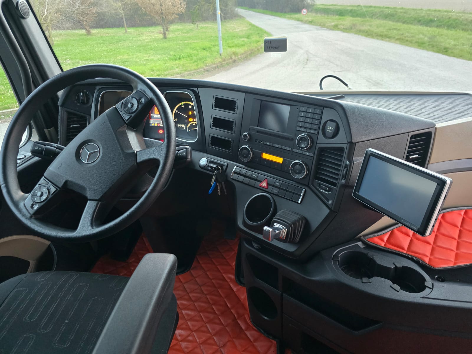 
								TRATTORE STRADALE MERCEDES ACTROS 1845 LS completo									