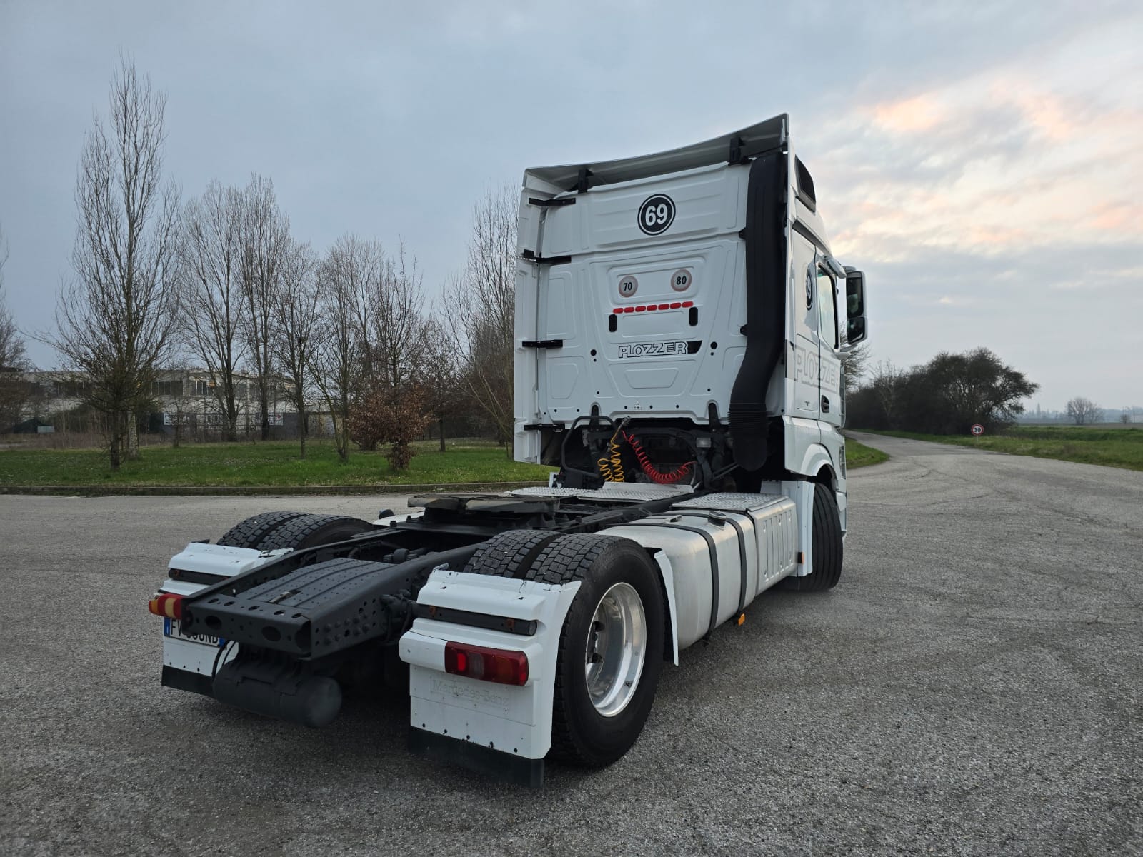 
								TRATTORE STRADALE MERCEDES ACTROS 1845 LS completo									