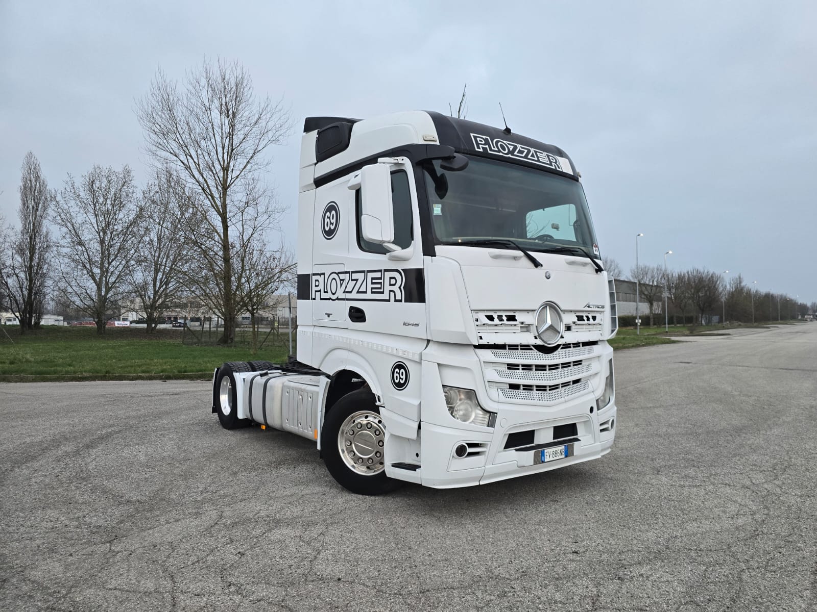 TRATTORE STRADALE MERCEDES ACTROS 1845 LS