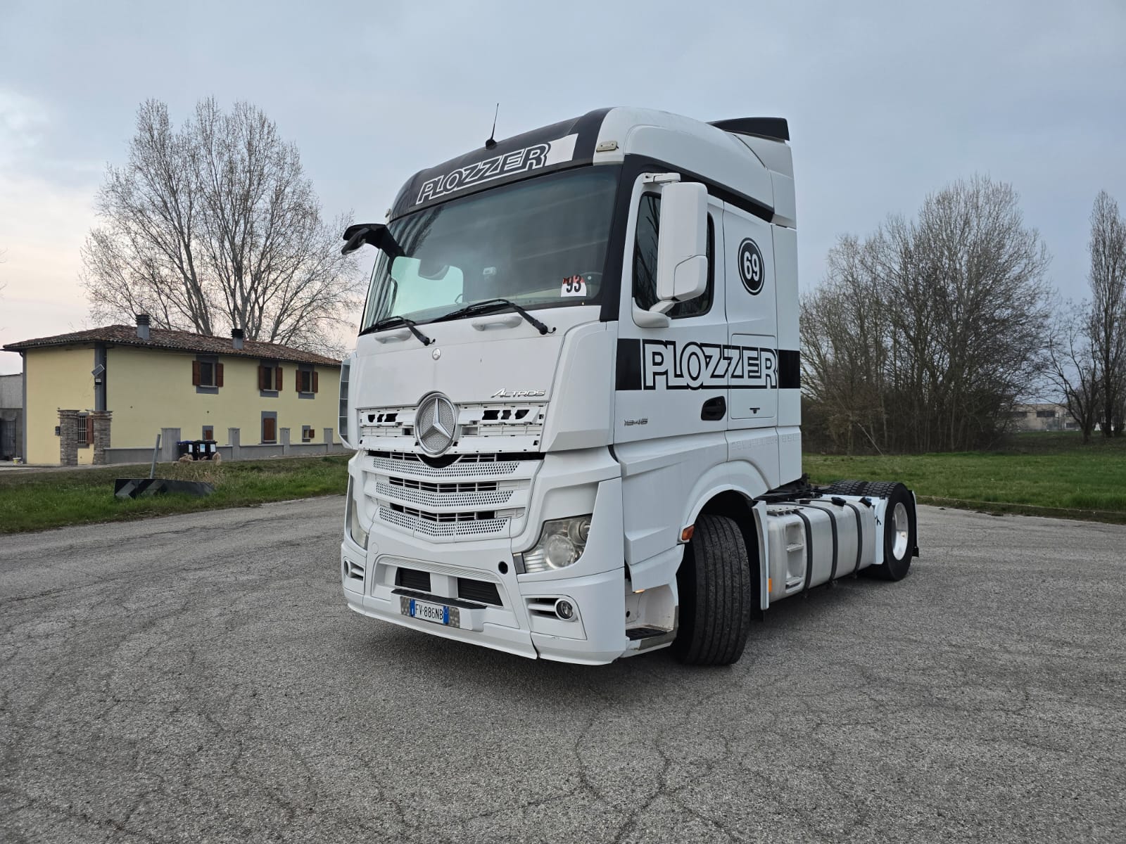 
								TRATTORE STRADALE MERCEDES ACTROS 1845 LS completo									