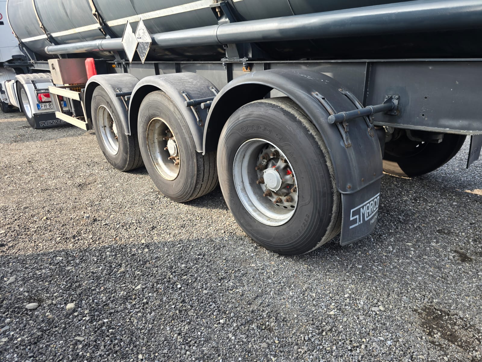 
								SEMIRIMORCHIO SARA IN ADR completo									