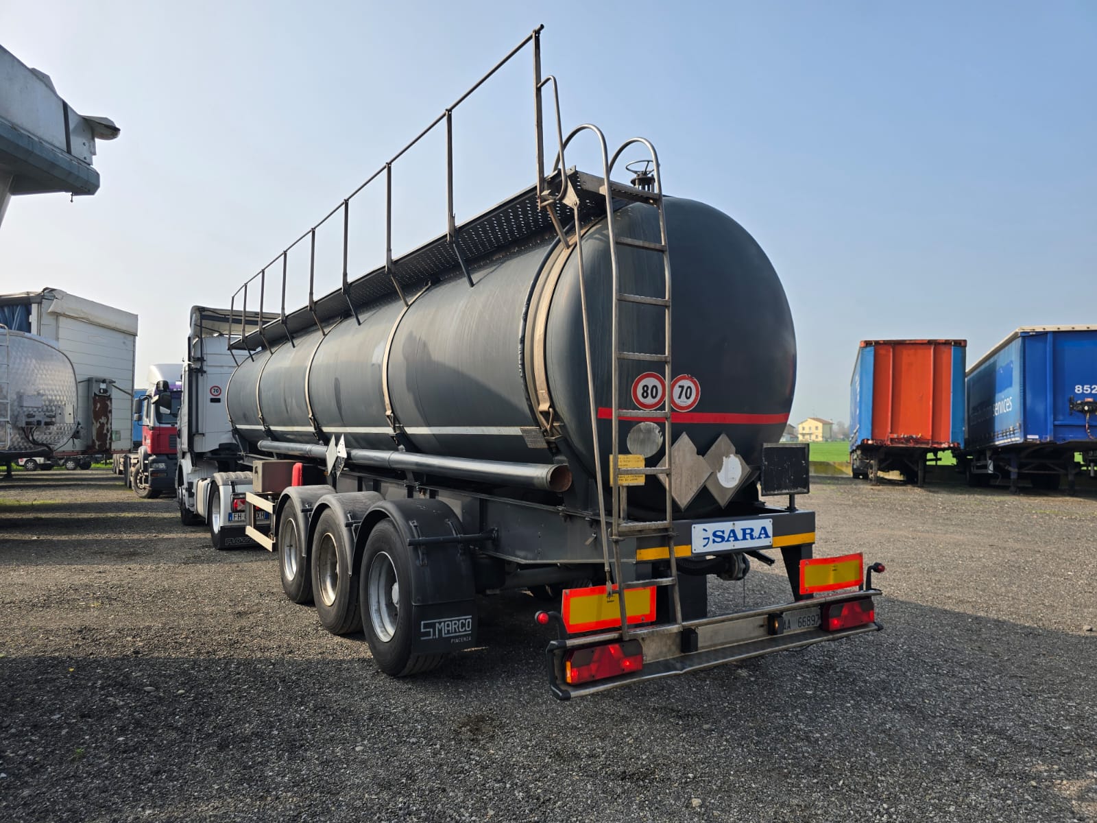 
								SEMIRIMORCHIO SARA IN ADR completo									