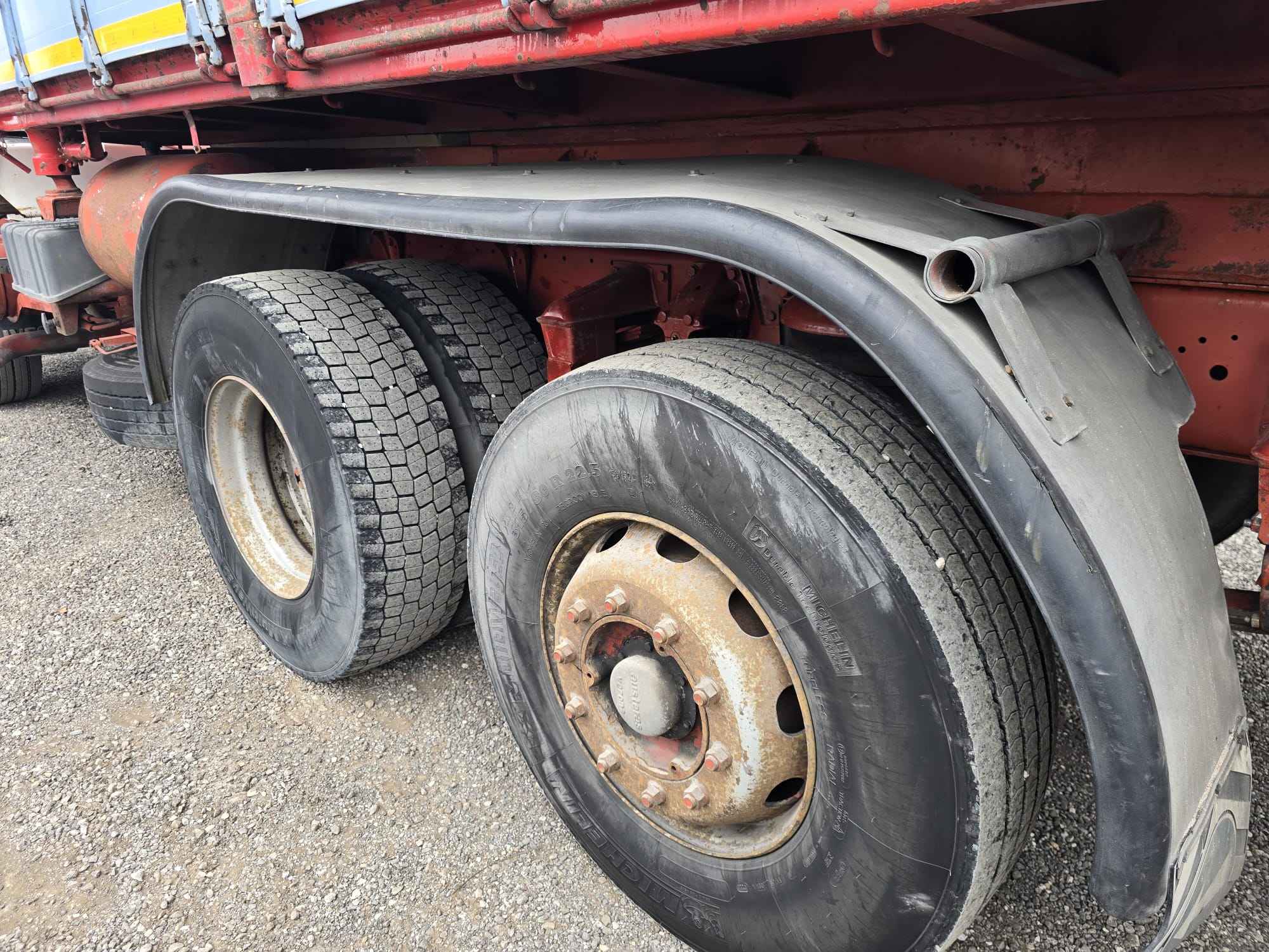 
								IVECO 190 26 CON GRU completo									