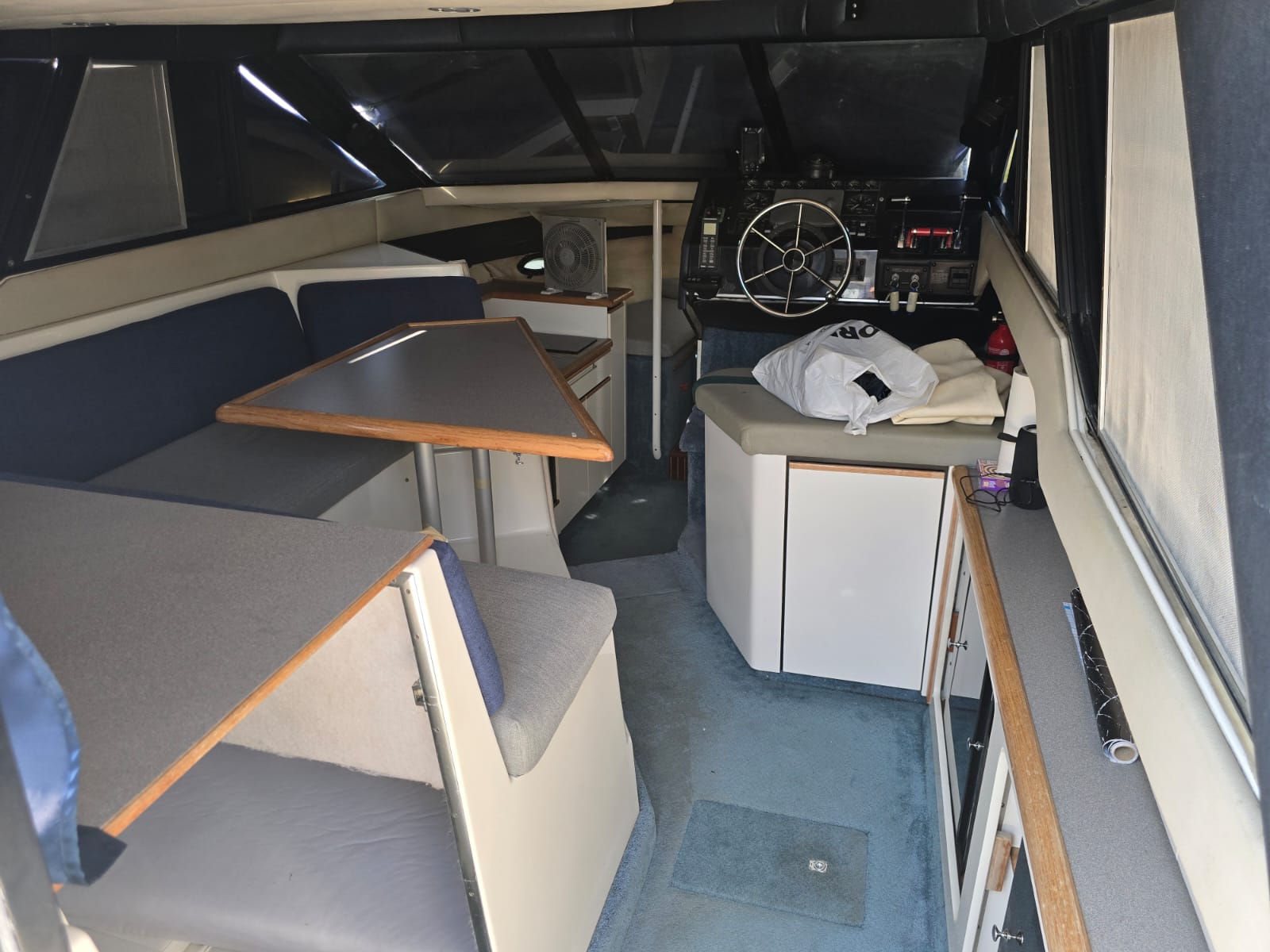 
								BARCA NATANTE BAYLINER CON FLYBRIDGE completo									