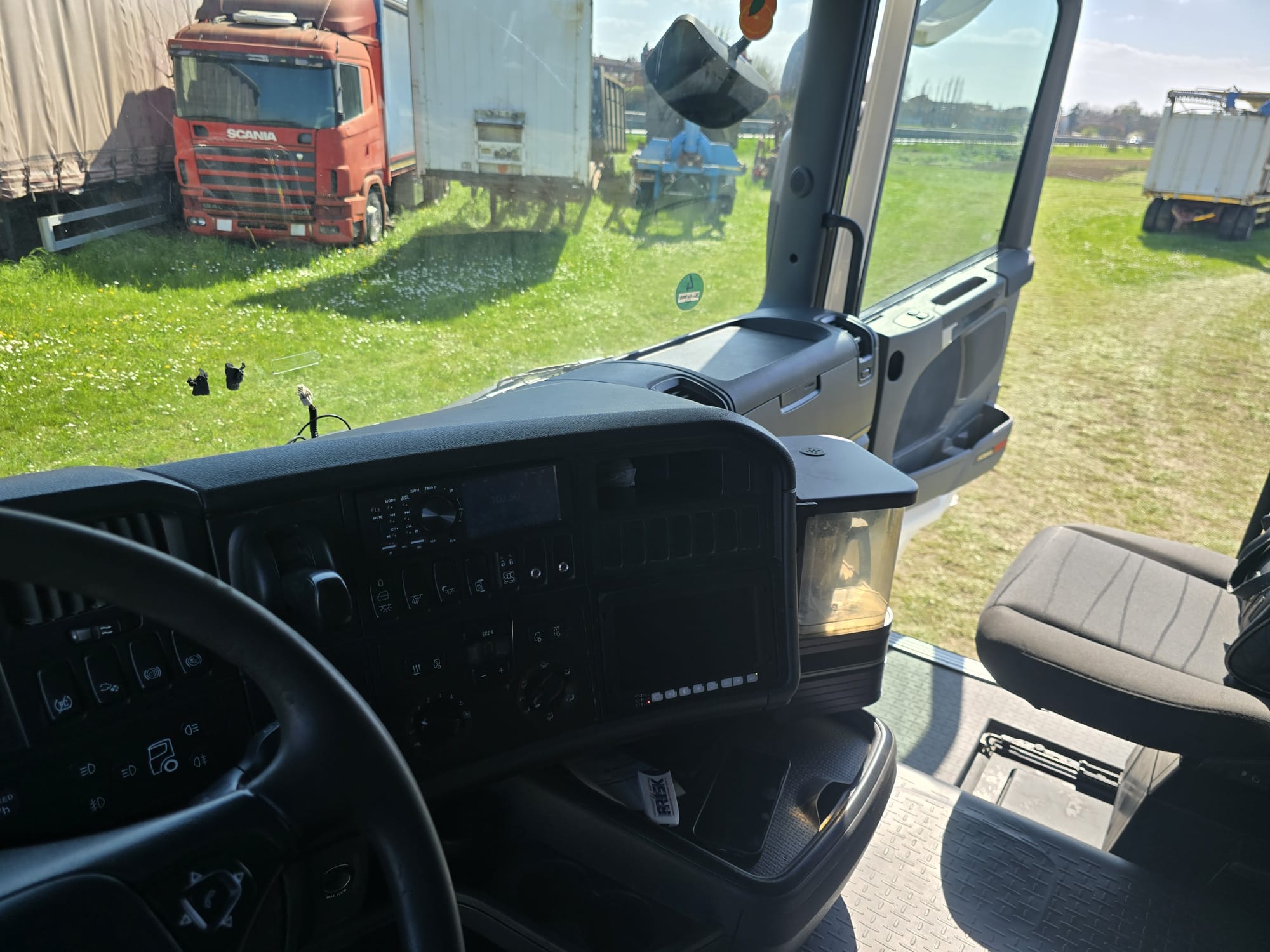 
								SCANIA R440 SCARRABILE completo									