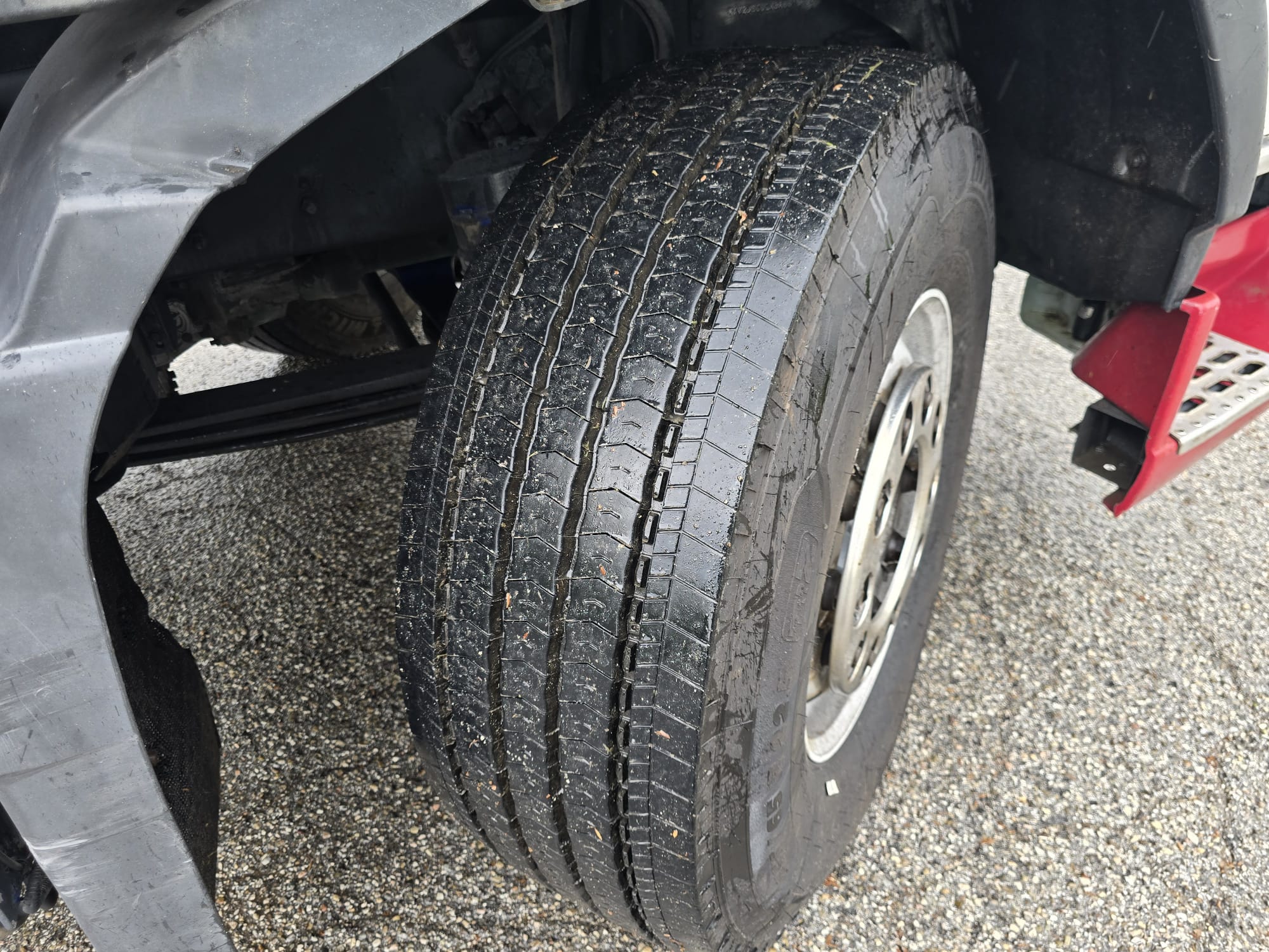 
								CAMION SCARRABILE VOLVO FM4006X2R CON GRU PENZ completo									