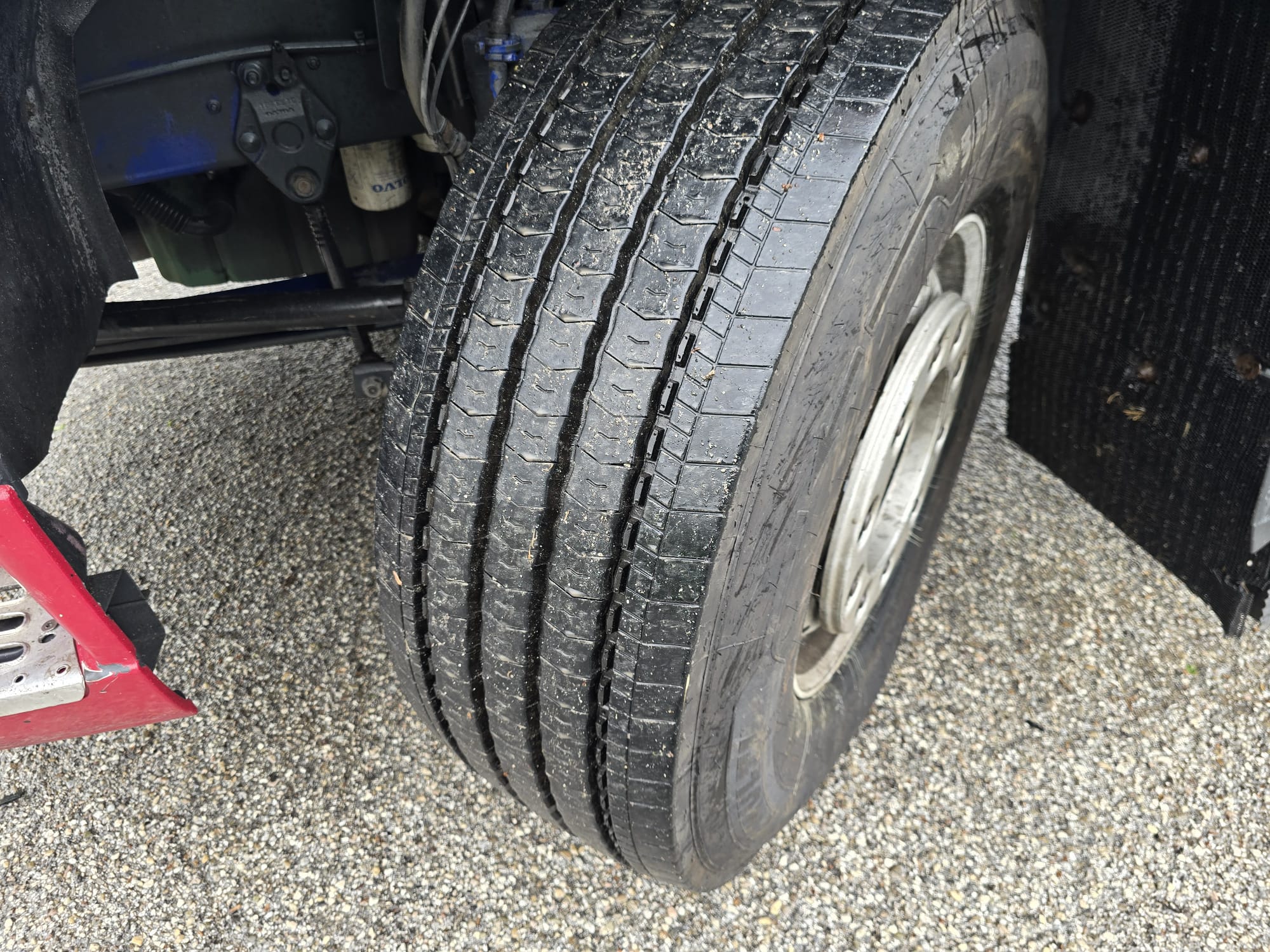 
								CAMION SCARRABILE VOLVO FM4006X2R CON GRU PENZ completo									