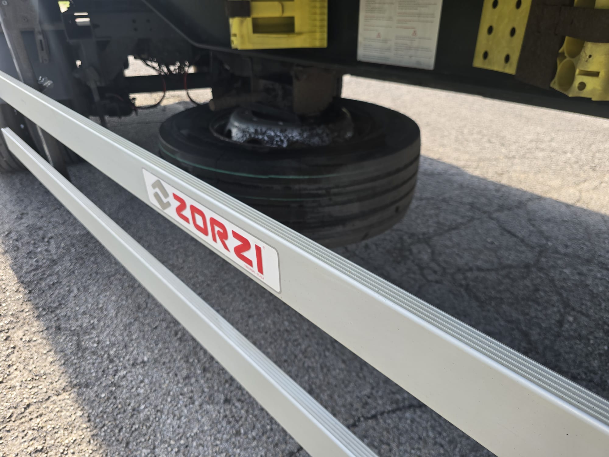 
								SEMIRIMORCHIO CITY TRAILER STERZANTE ZORZI completo									