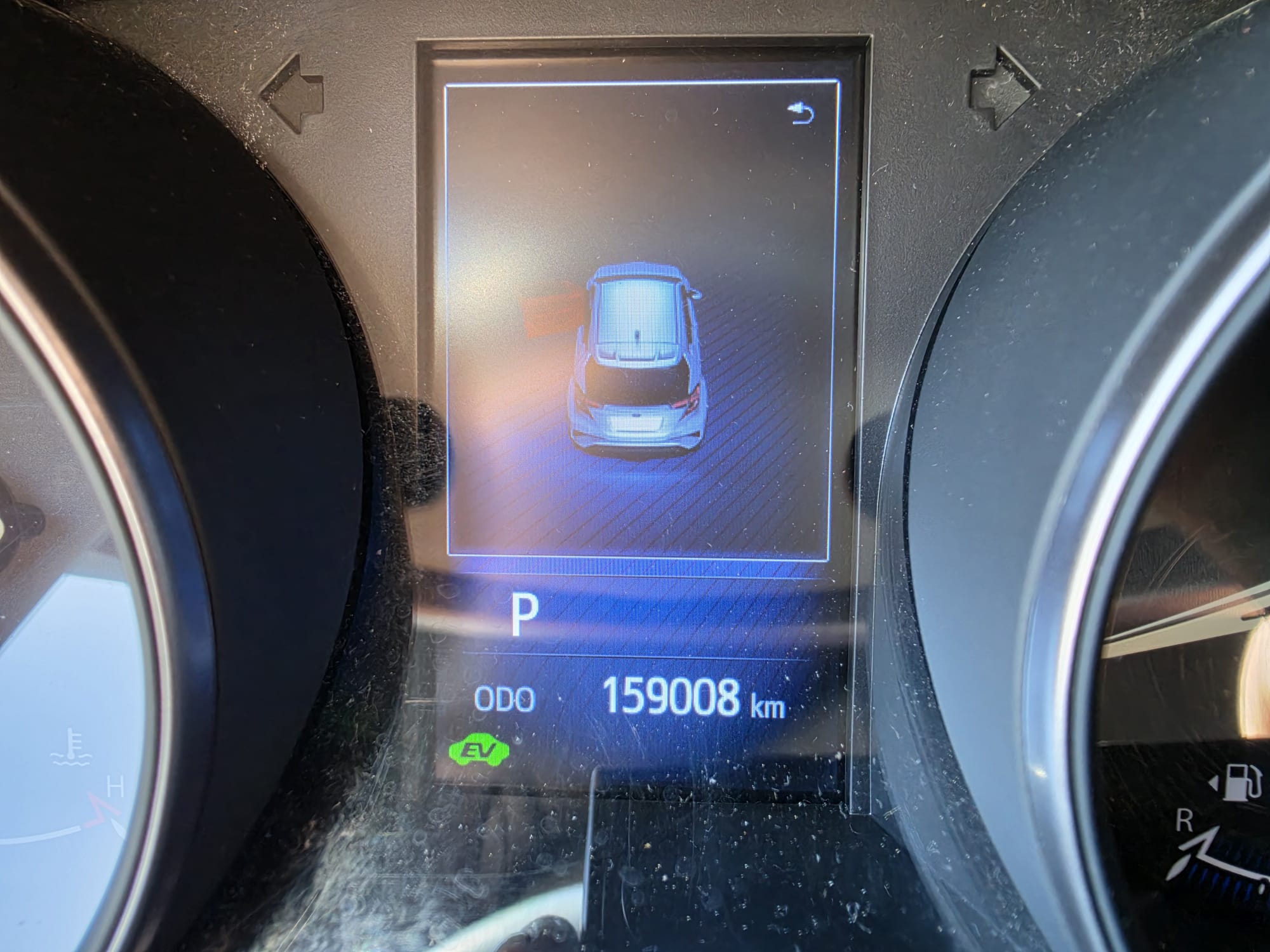 
								TOYOTA C-HR HYBRID 1.8 completo									
