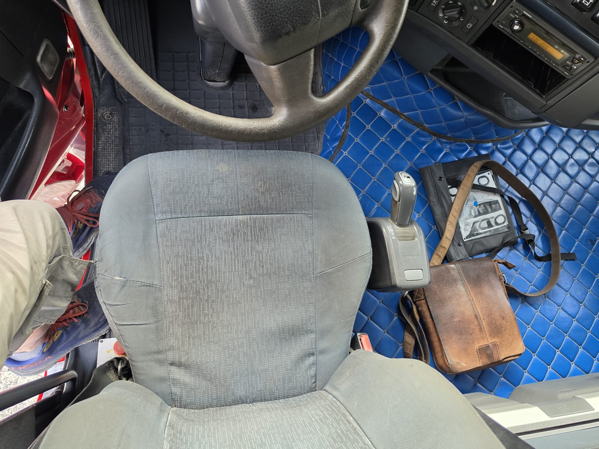 
								VOLVO 3 ASSI SCARRABILE completo									