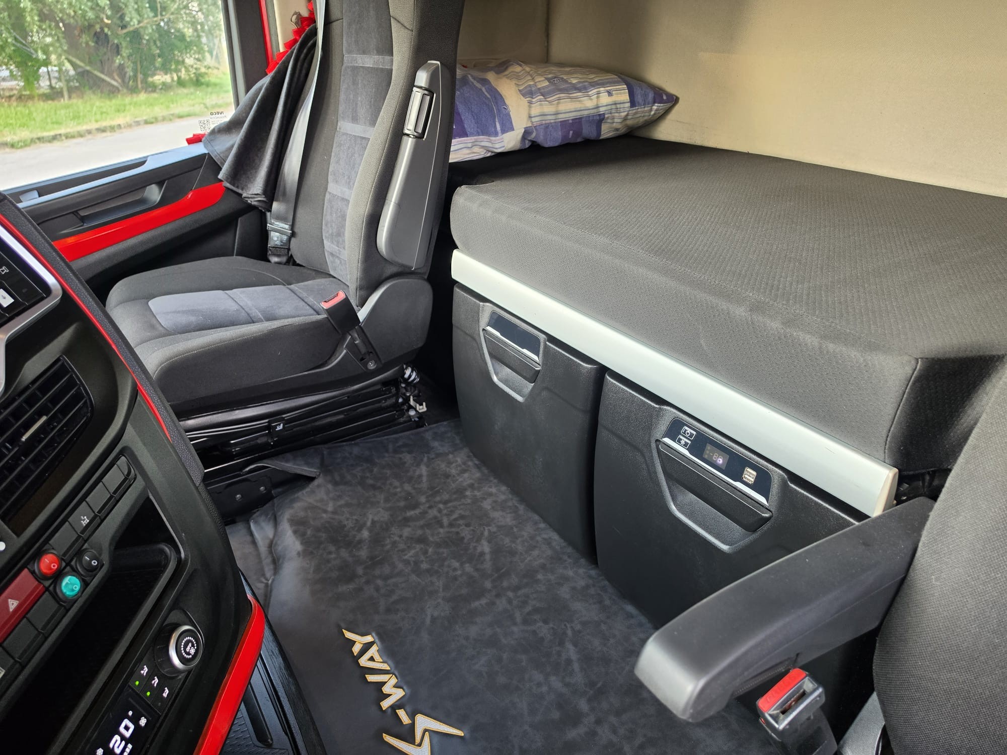 
								IVECO STRALIS S-WEY 510 completo									