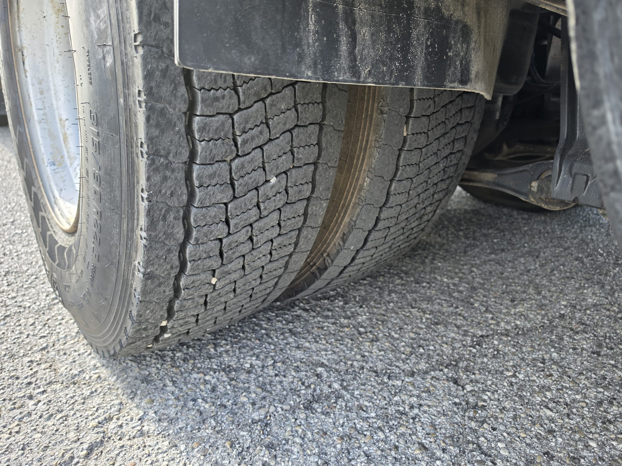 
								VOLVO 3 ASSI SCARRABILE completo									