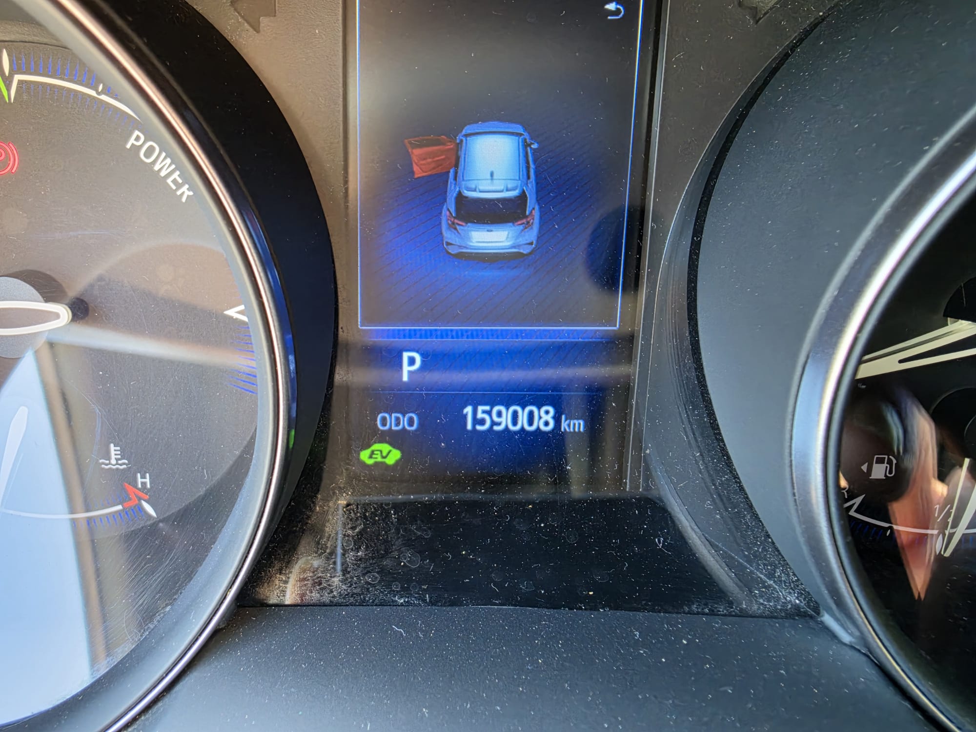 
								TOYOTA C-HR HYBRID 1.8 completo									