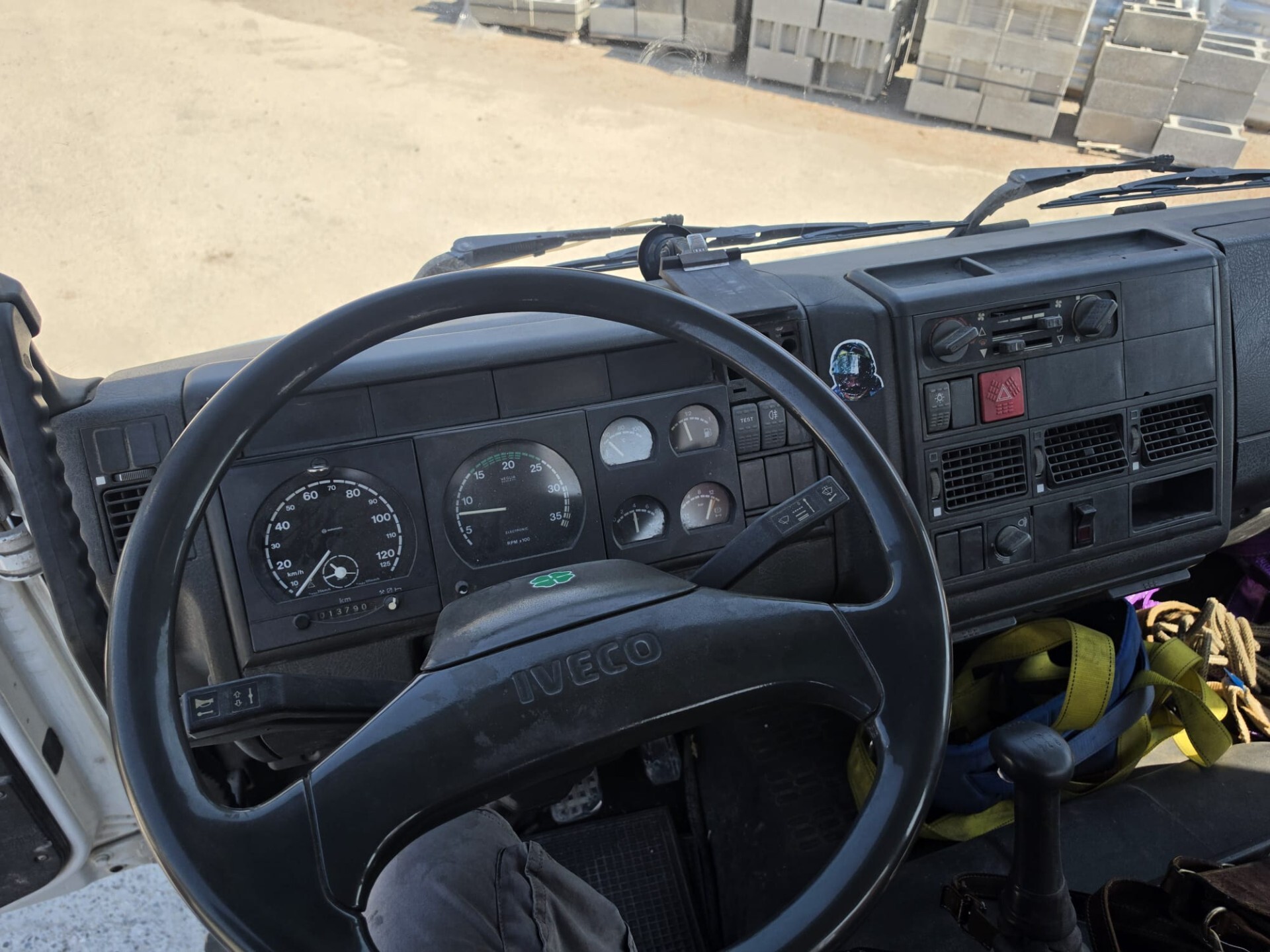 
								IVECO 120 E 15 CAMION CON GRU E RIBALTABILE completo									