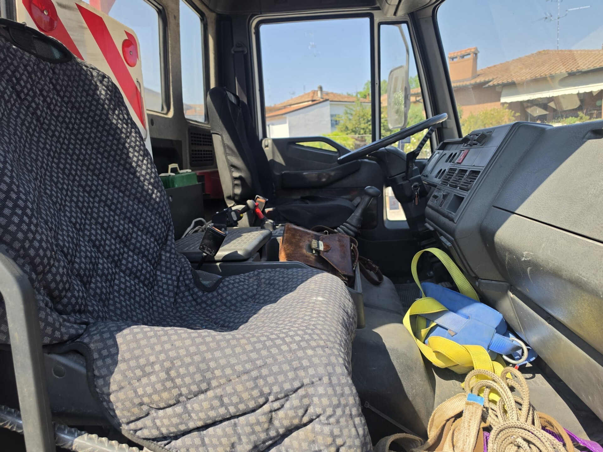 
								IVECO 120 E 15 CAMION CON GRU E RIBALTABILE completo									