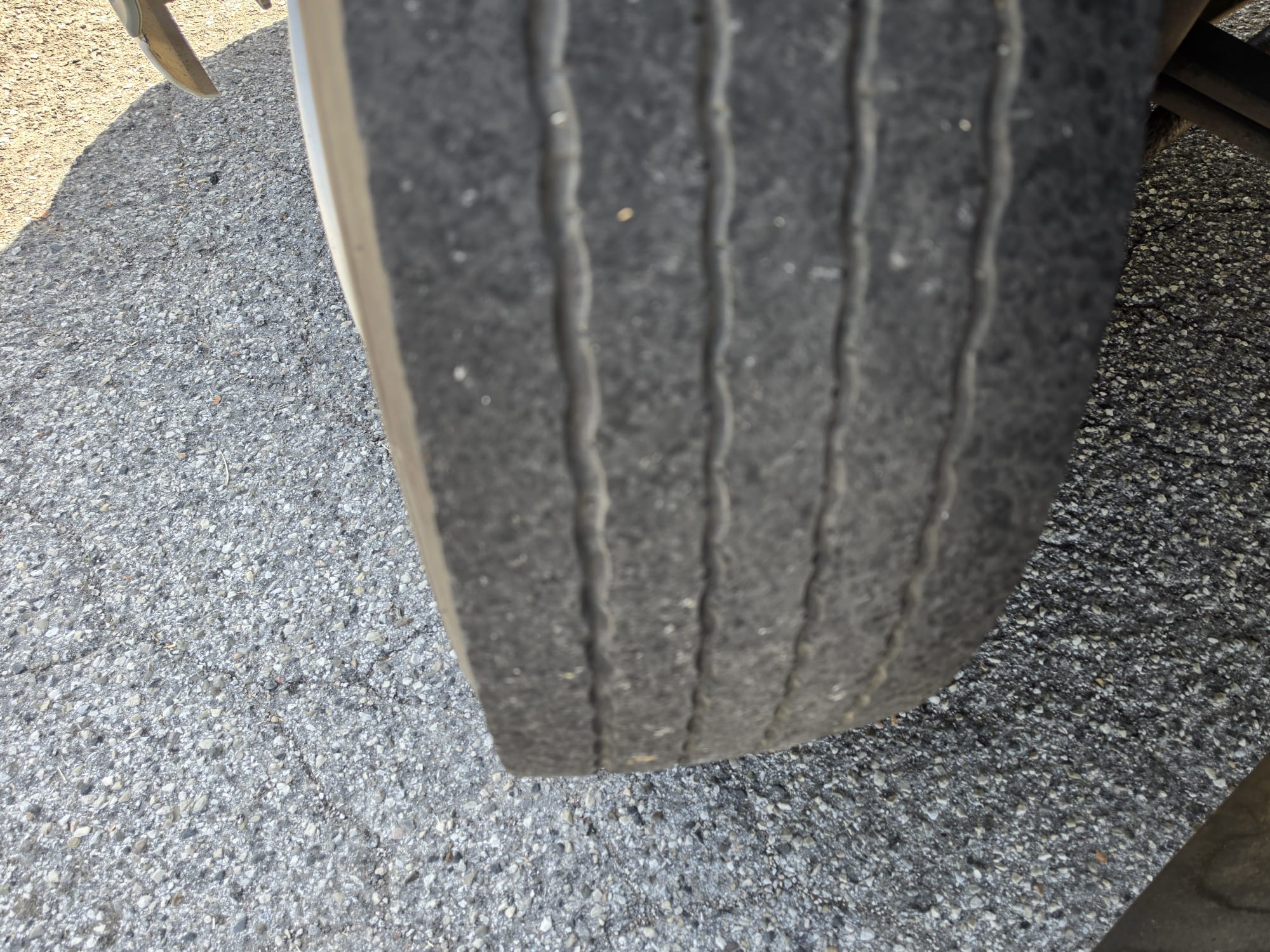 
								TRATTORE STRADALE DAF 460 completo									