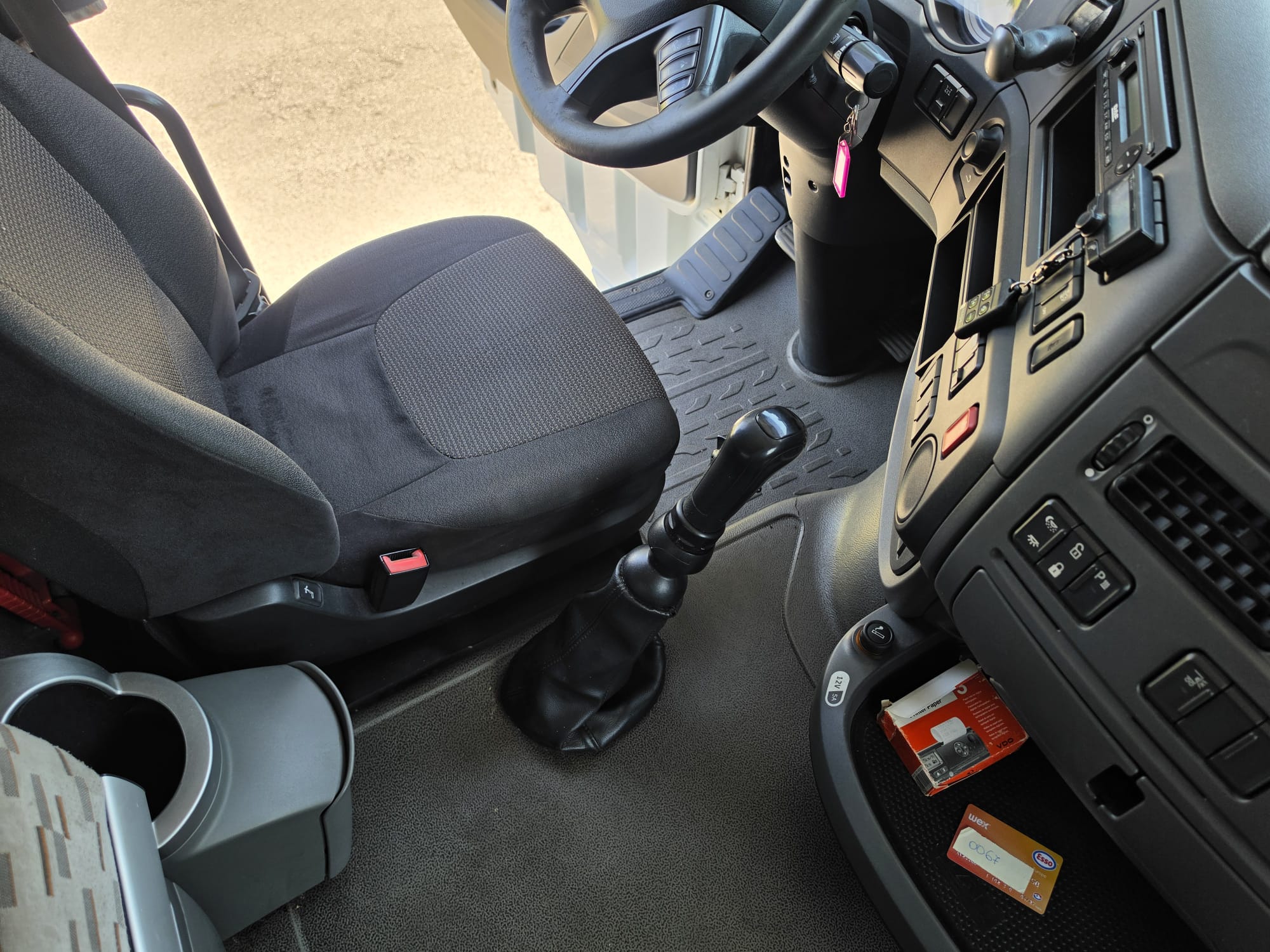 
								TRATTORE STRADALE DAF 460 completo									