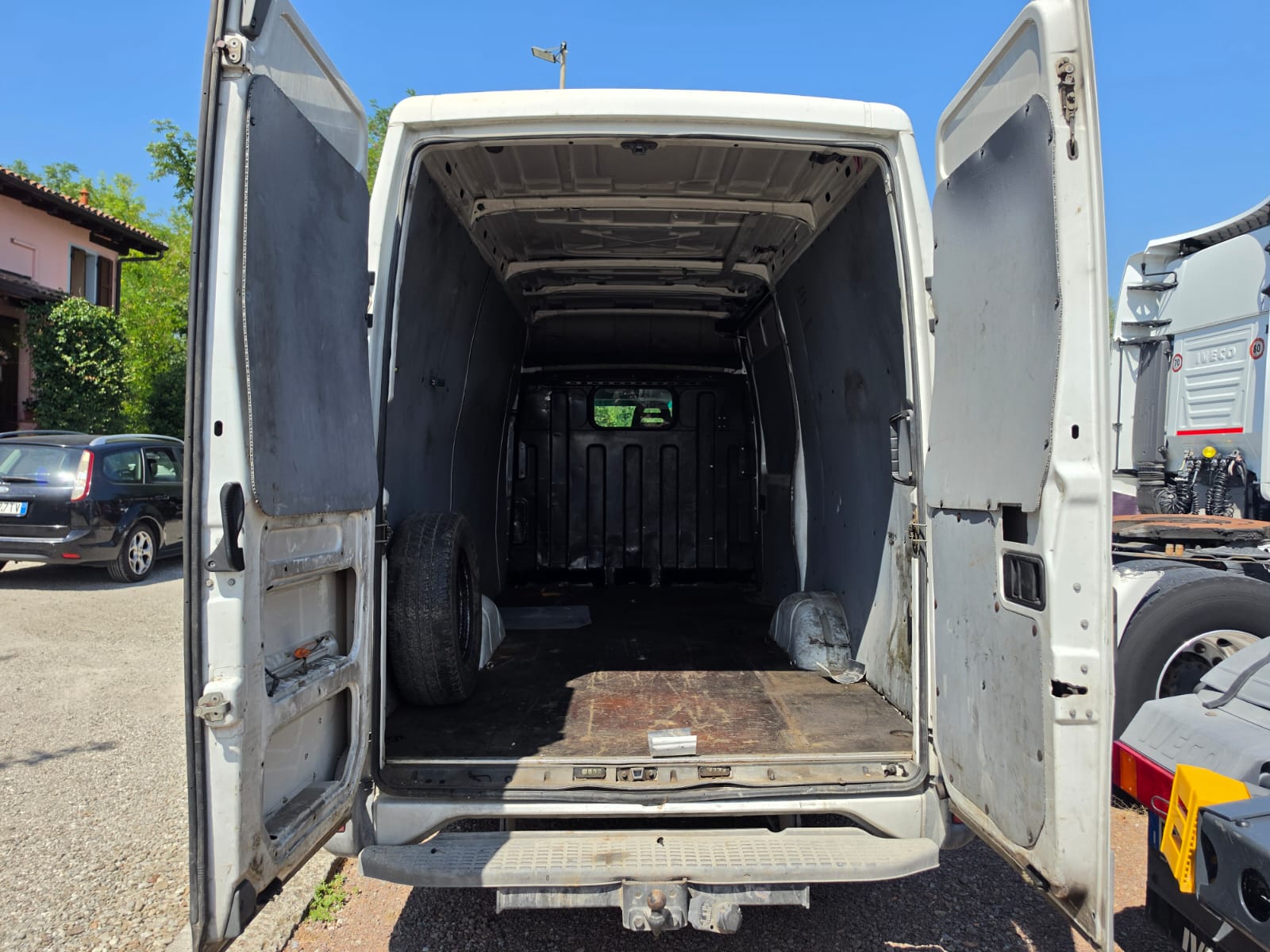 
								FURGONE IVECO DAILY completo									