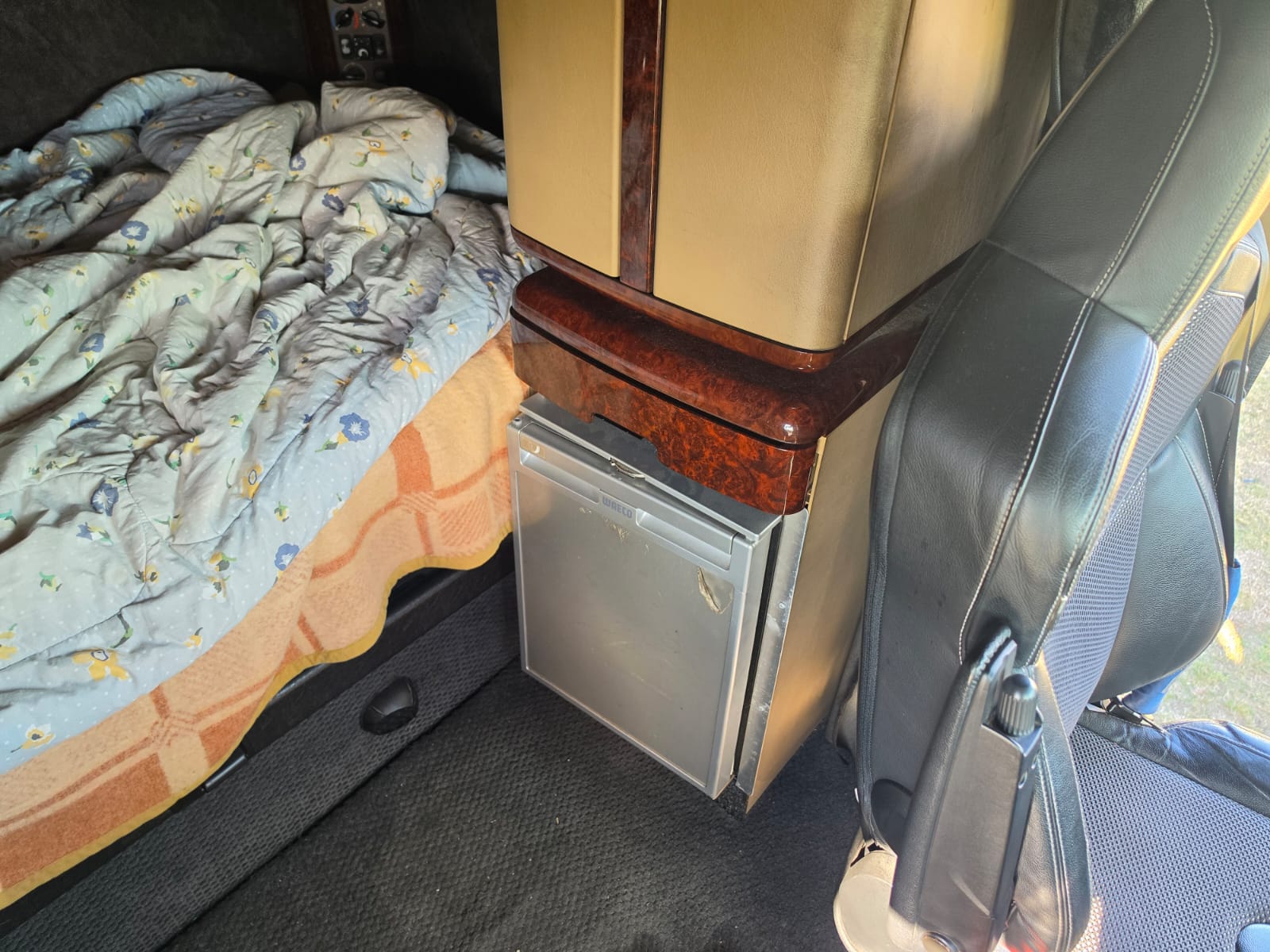 
								TRATTORE STRADALE FREIGHTLINER CORONADO completo									