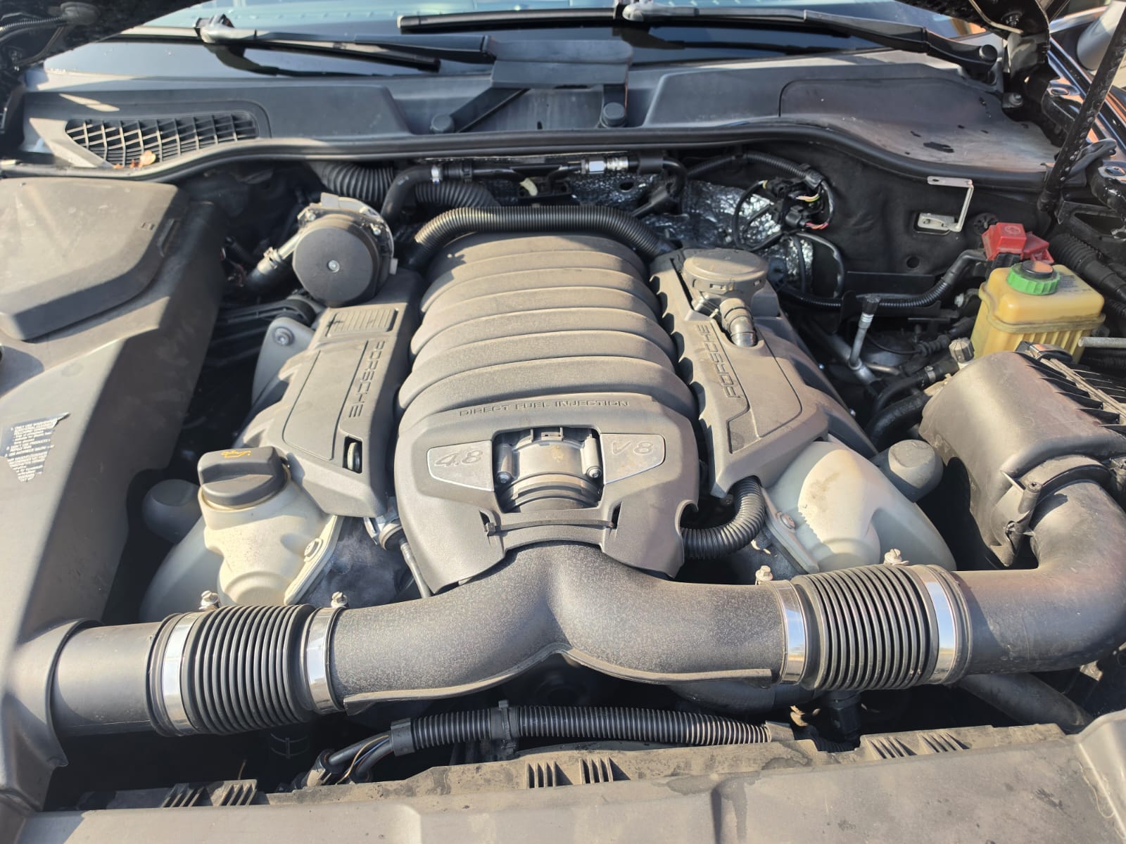 
								AUTOVETTURA SUV – PORSCHE CAYENNE S 4.8 completo									