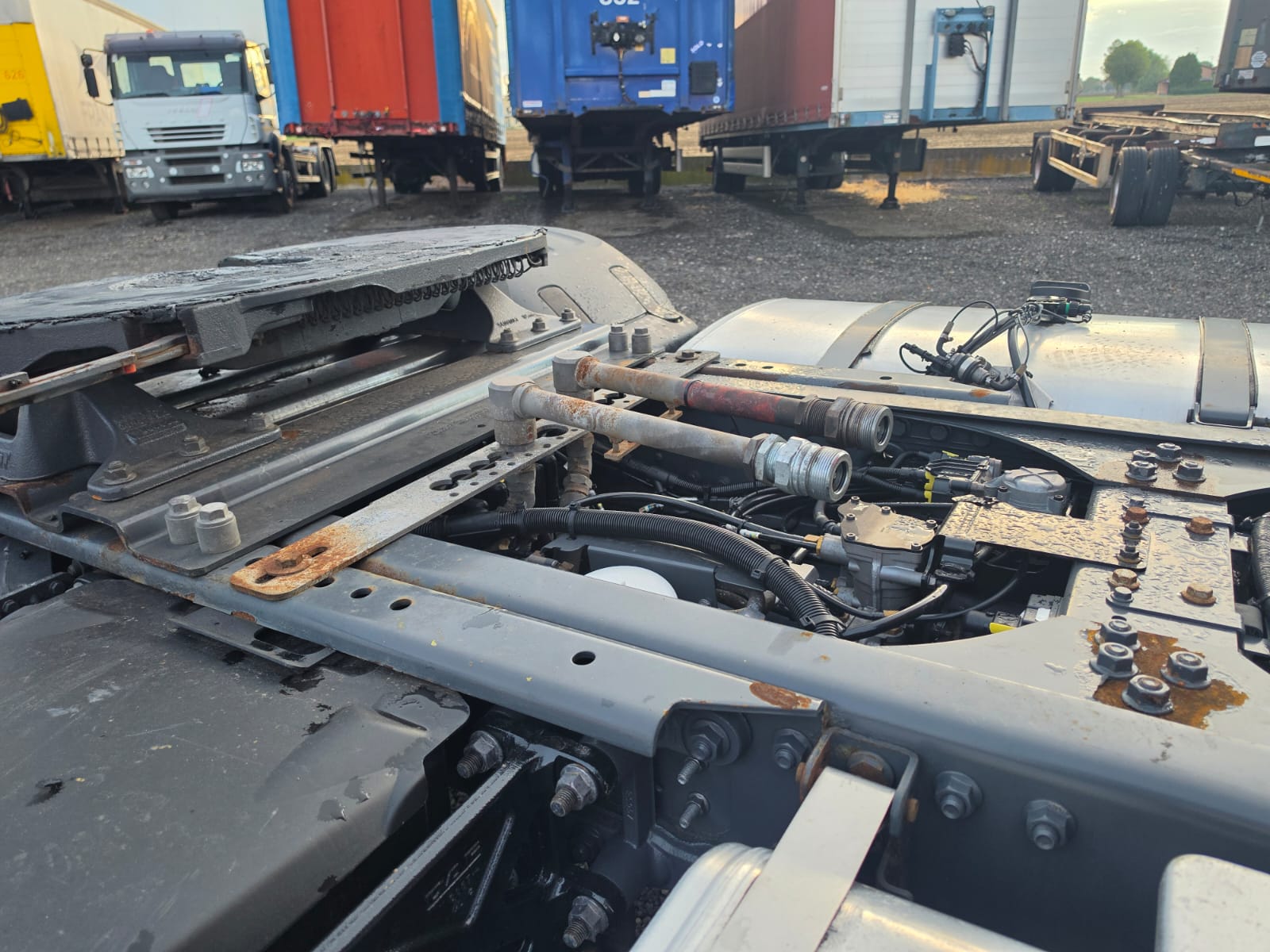 
								TRATTORE STRADALE DAF completo									
