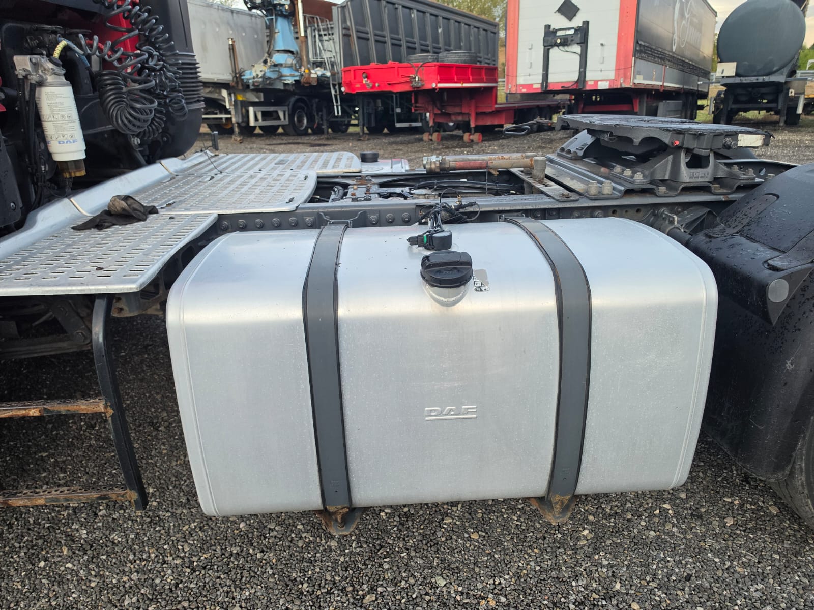 
								TRATTORE STRADALE DAF completo									