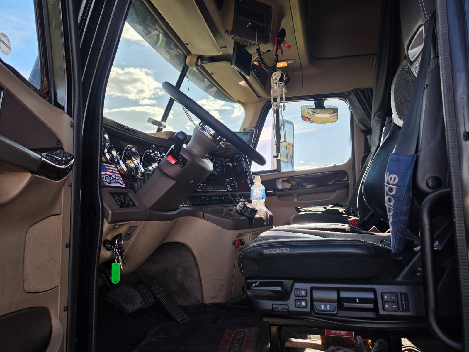 
								TRATTORE STRADALE FREIGHTLINER CORONADO completo									
