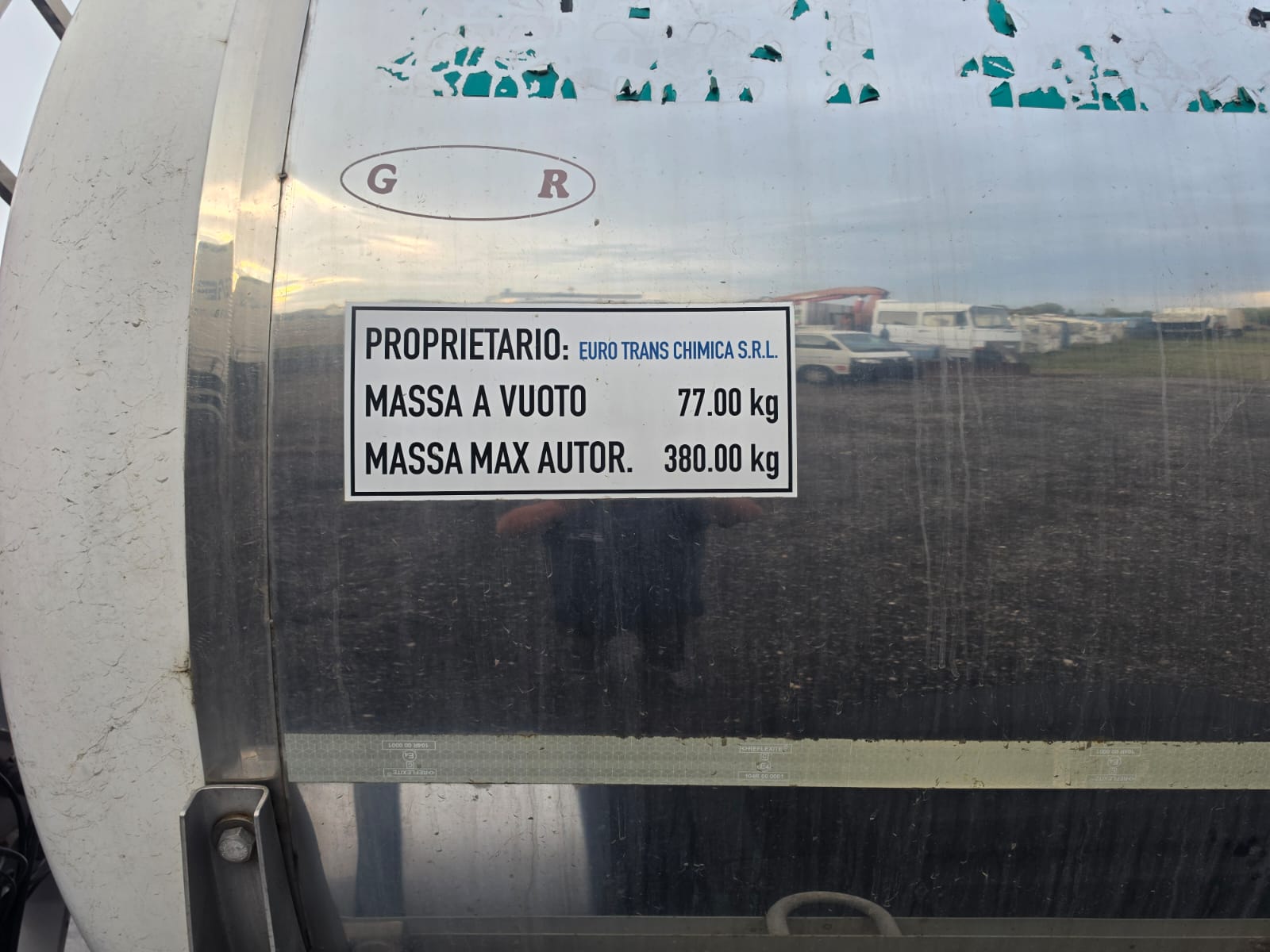 
								SEMIRIMORCHIO CISTERNA TECNOKAR completo									